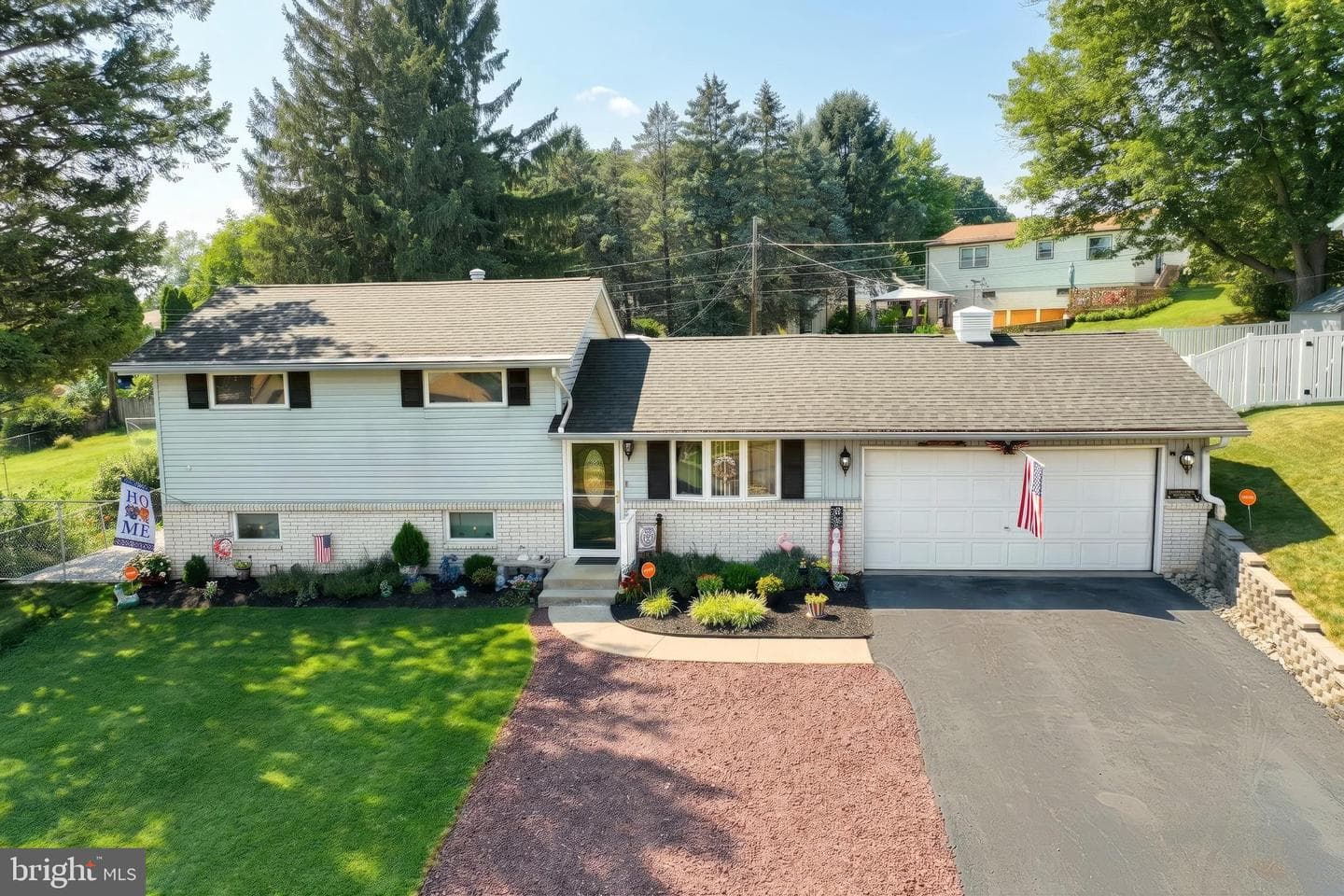 345 Canary Circle, York