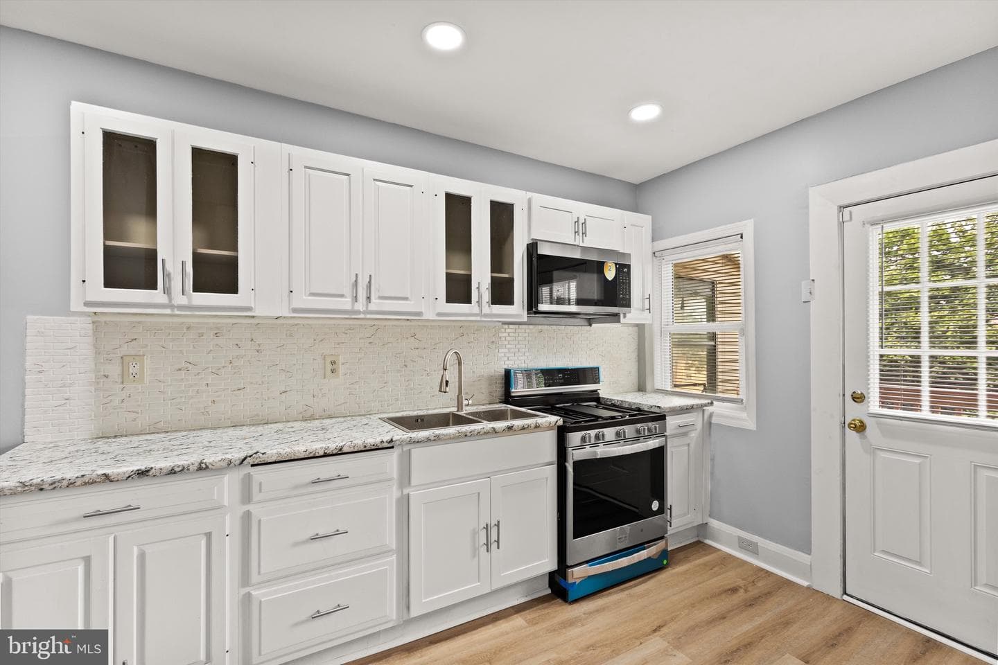 343 N Newberry Street photo 23
