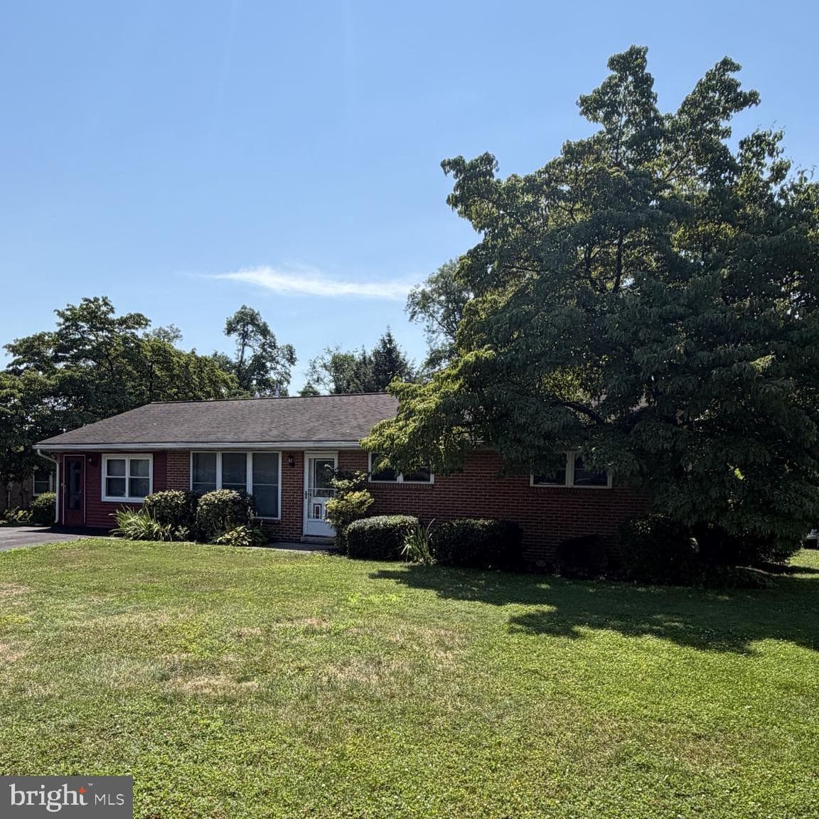 308 Hillcrest Drive photo 3