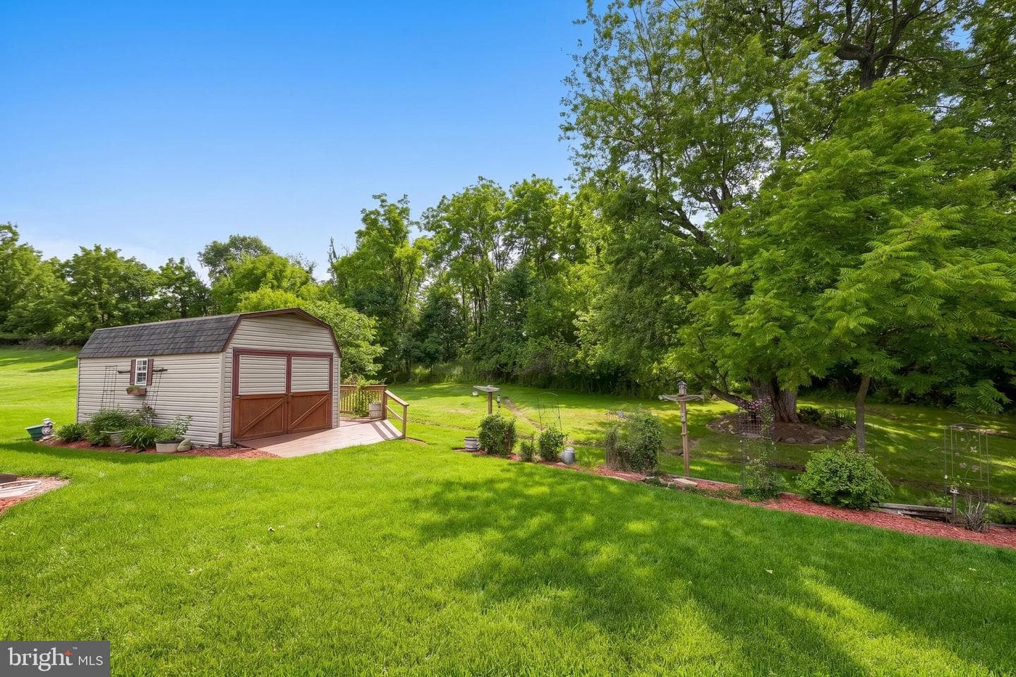 1738 Boxwood Court photo 3