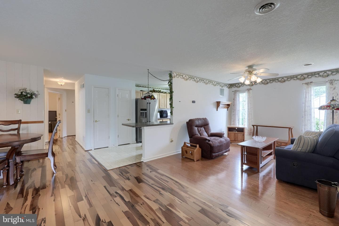 1738 Boxwood Court photo 4