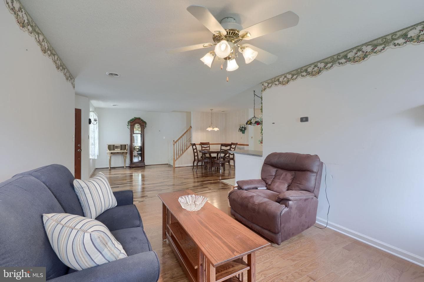 1738 Boxwood Court photo 5