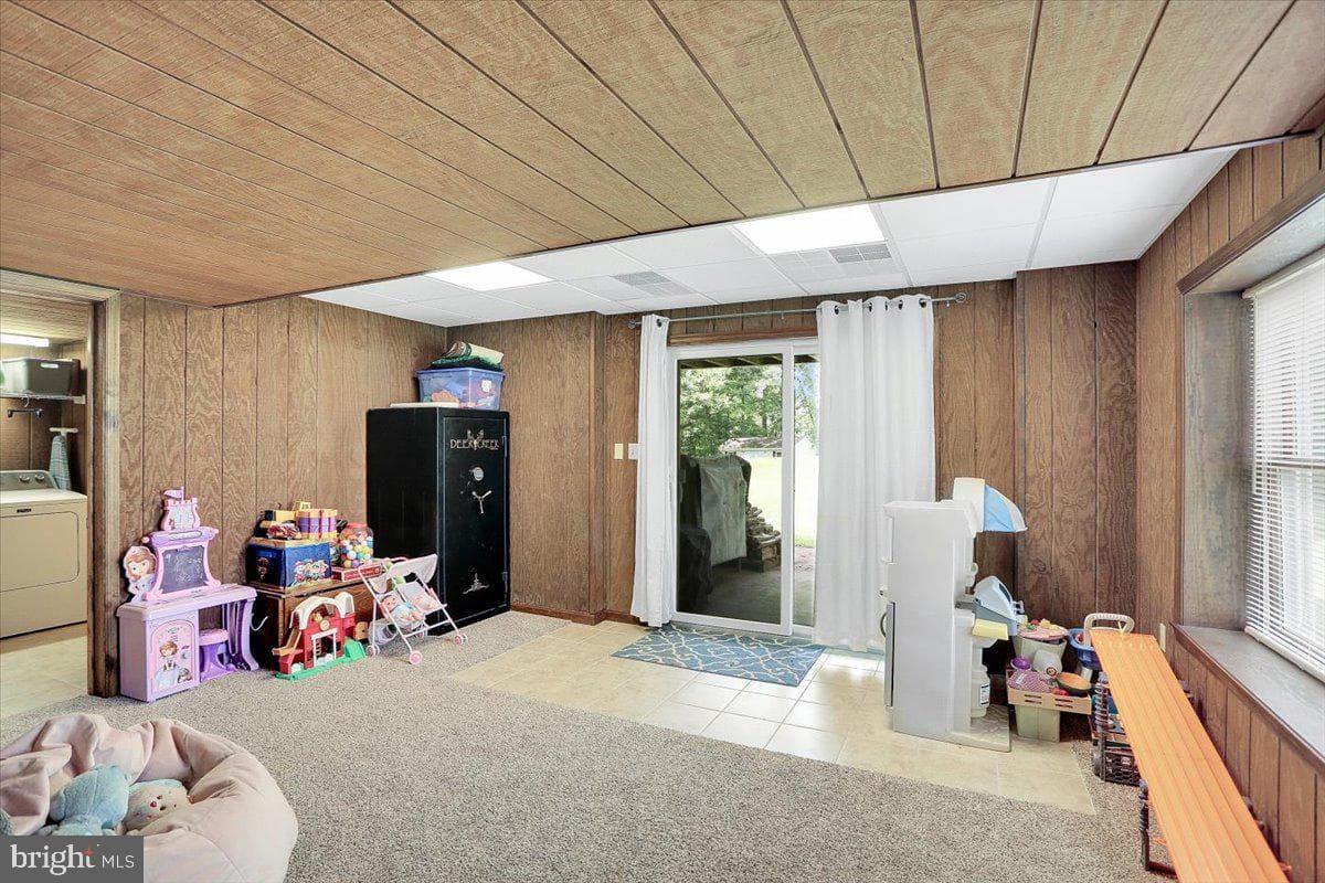 643 Elliott Drive photo 34