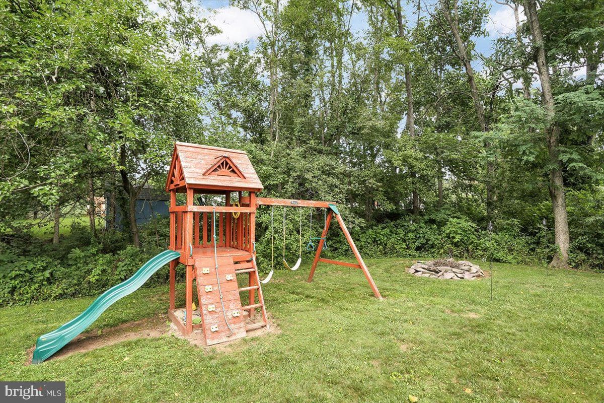 643 Elliott Drive photo 45