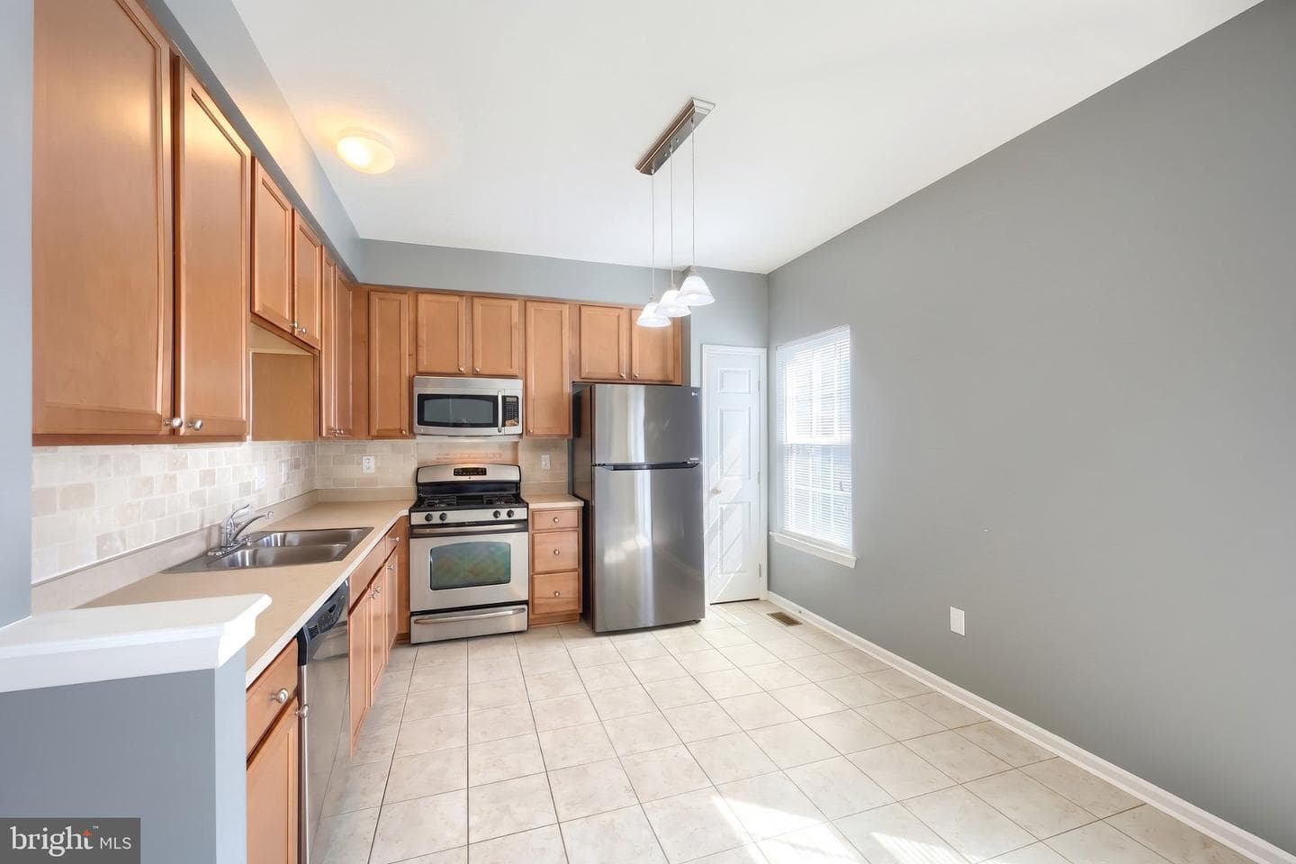 1144 Blue Bird Lane #18 photo 19