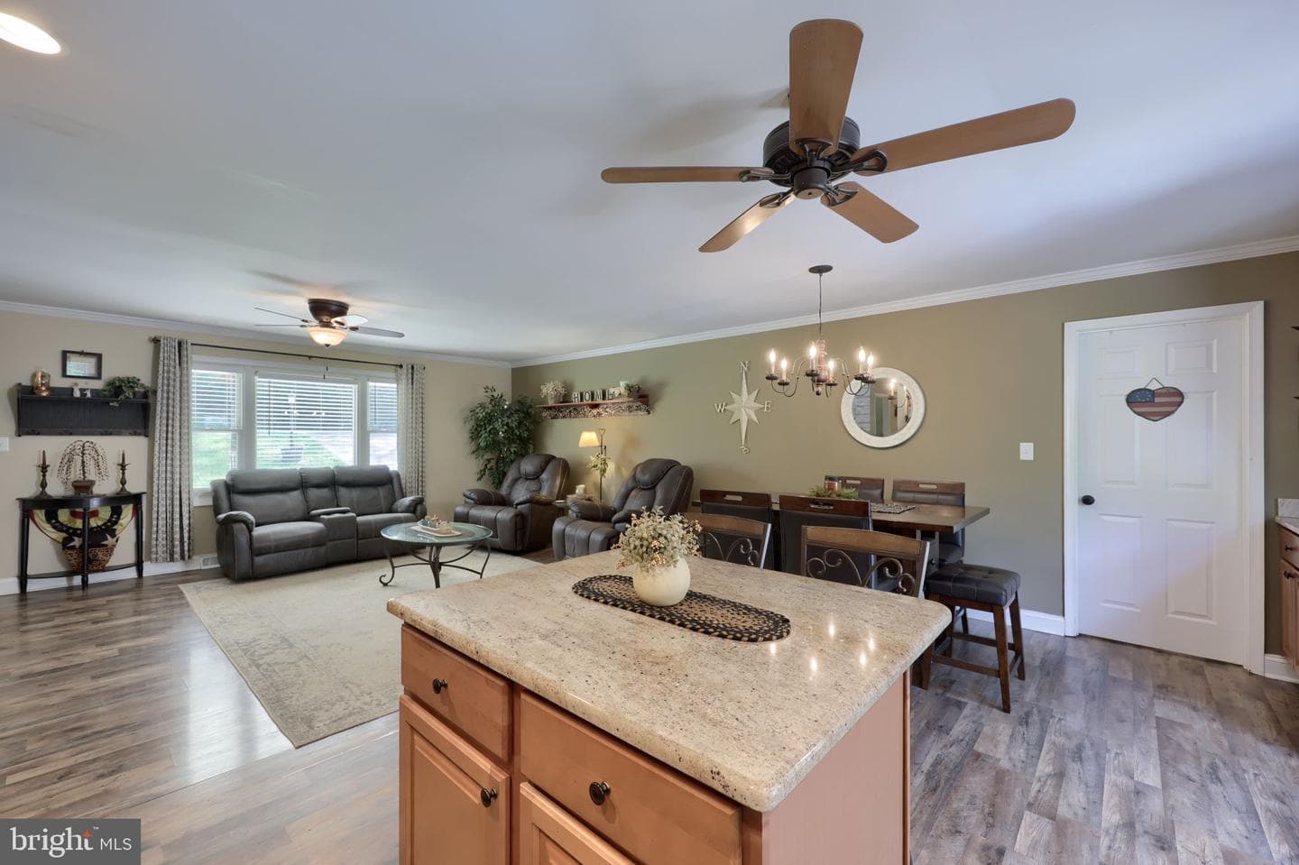 888 Country Lane photo 13