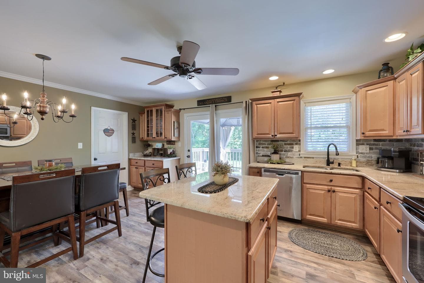 888 Country Lane photo 15