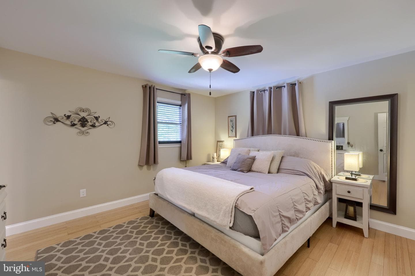 888 Country Lane photo 18