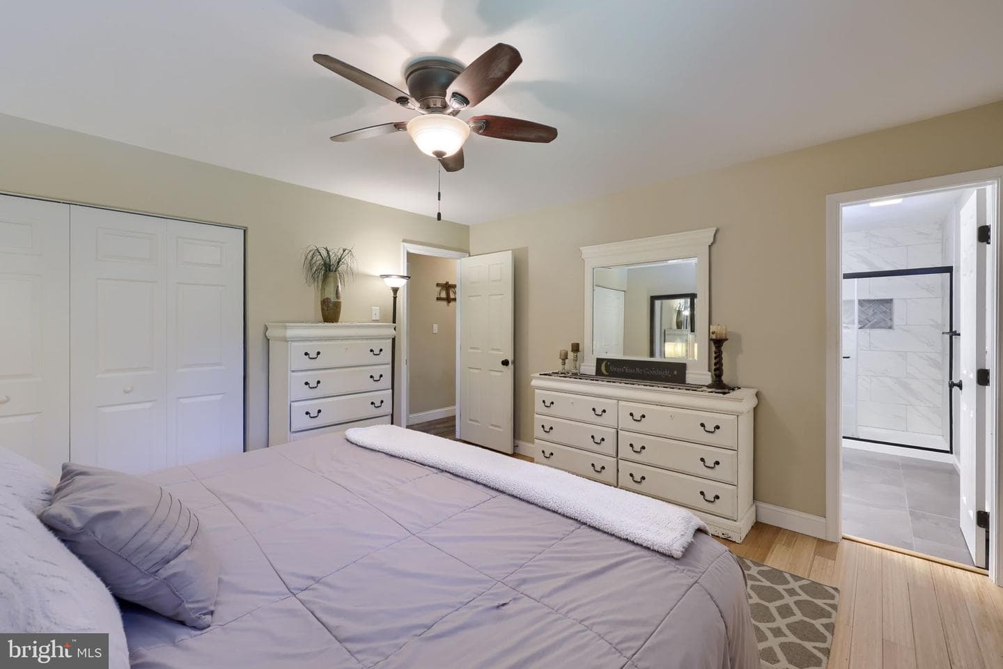 888 Country Lane photo 19