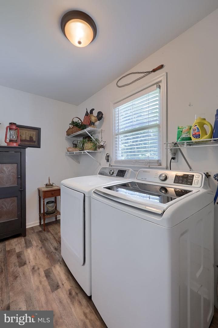 888 Country Lane photo 26