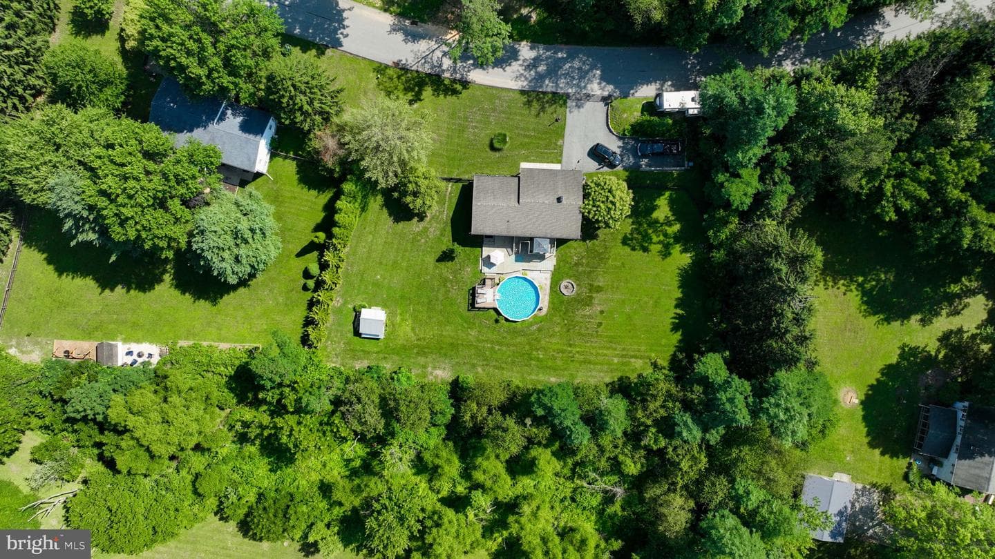 888 Country Lane photo 47