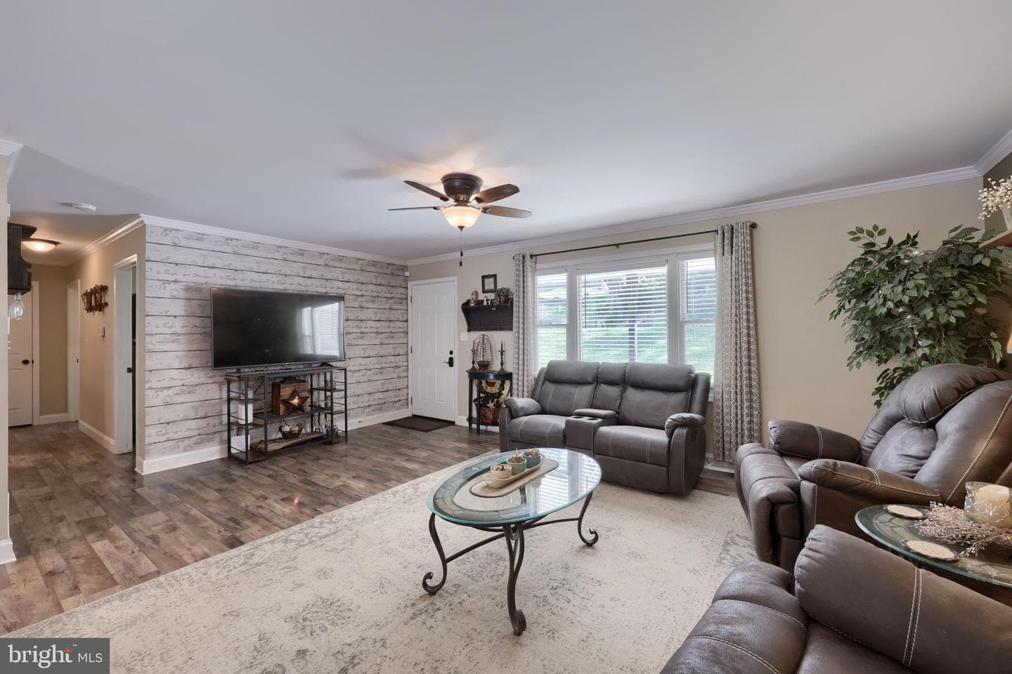 888 Country Lane photo 9