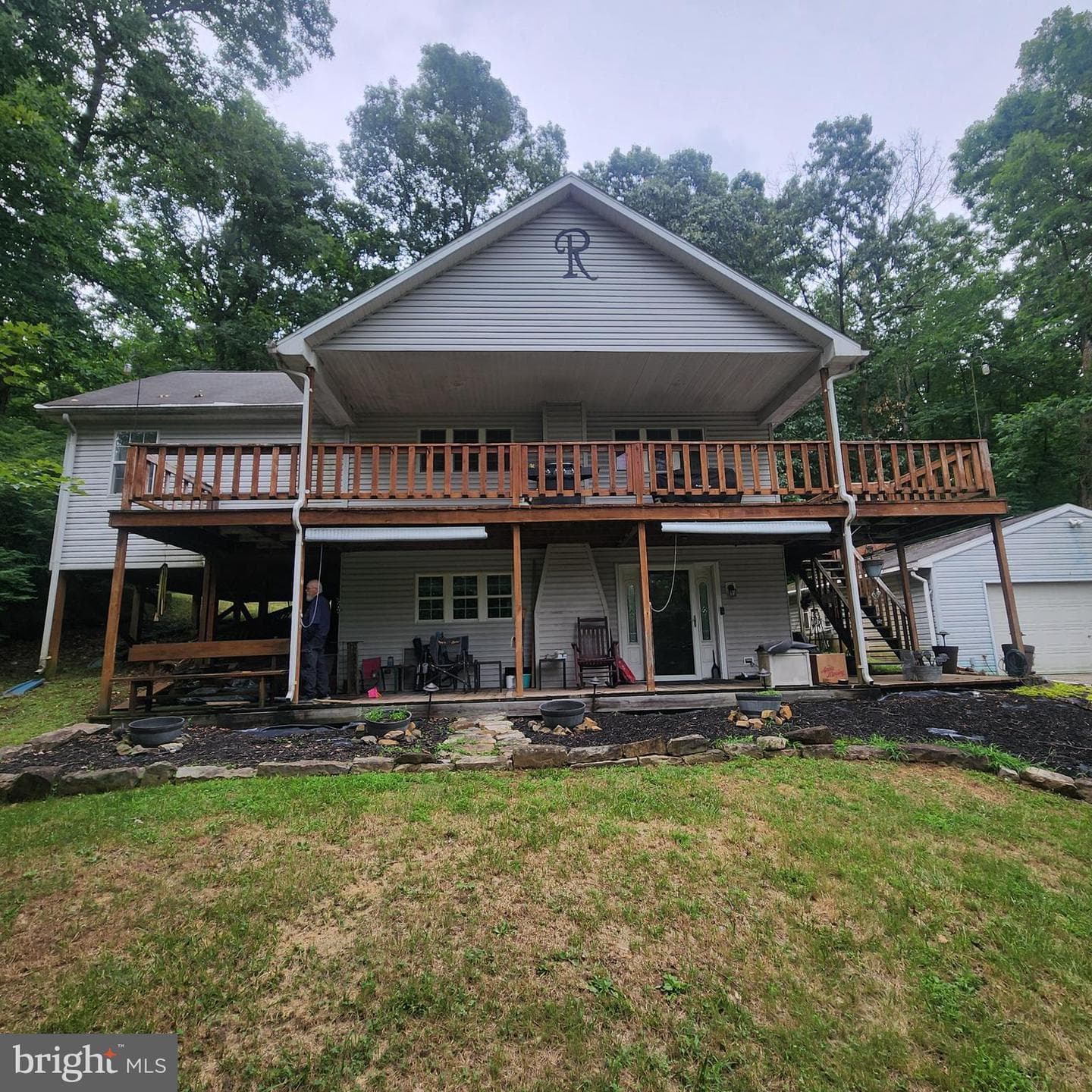 290 Creek Road photo 1