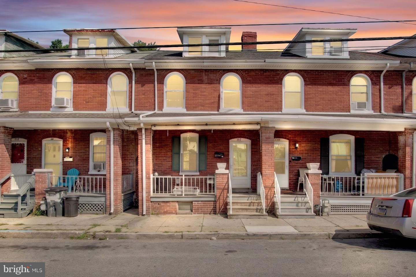 967 E King Street, York