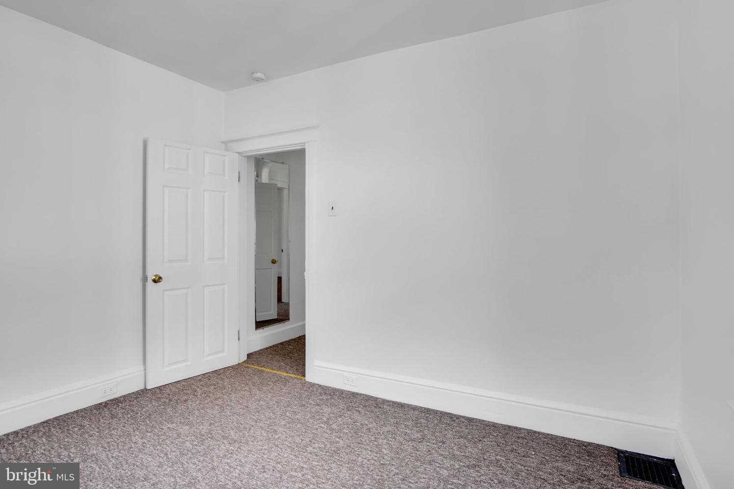967 E King Street photo 19
