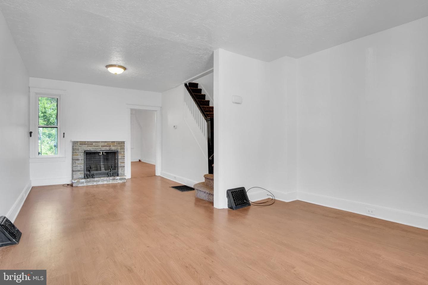 967 E King Street, York