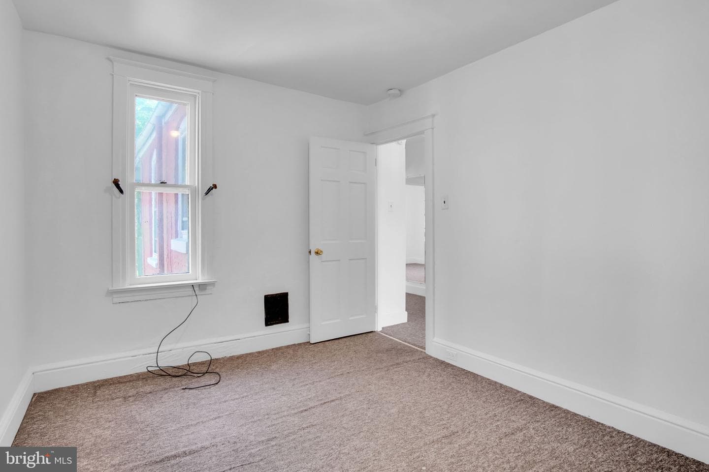 967 E King Street photo 24