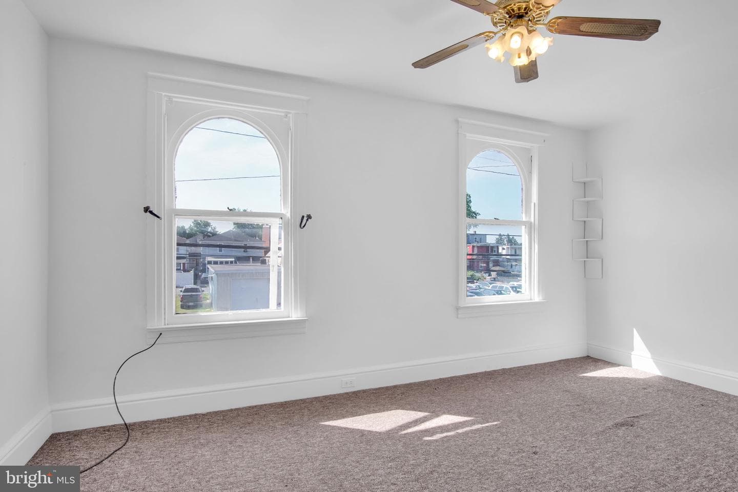 967 E King Street photo 25