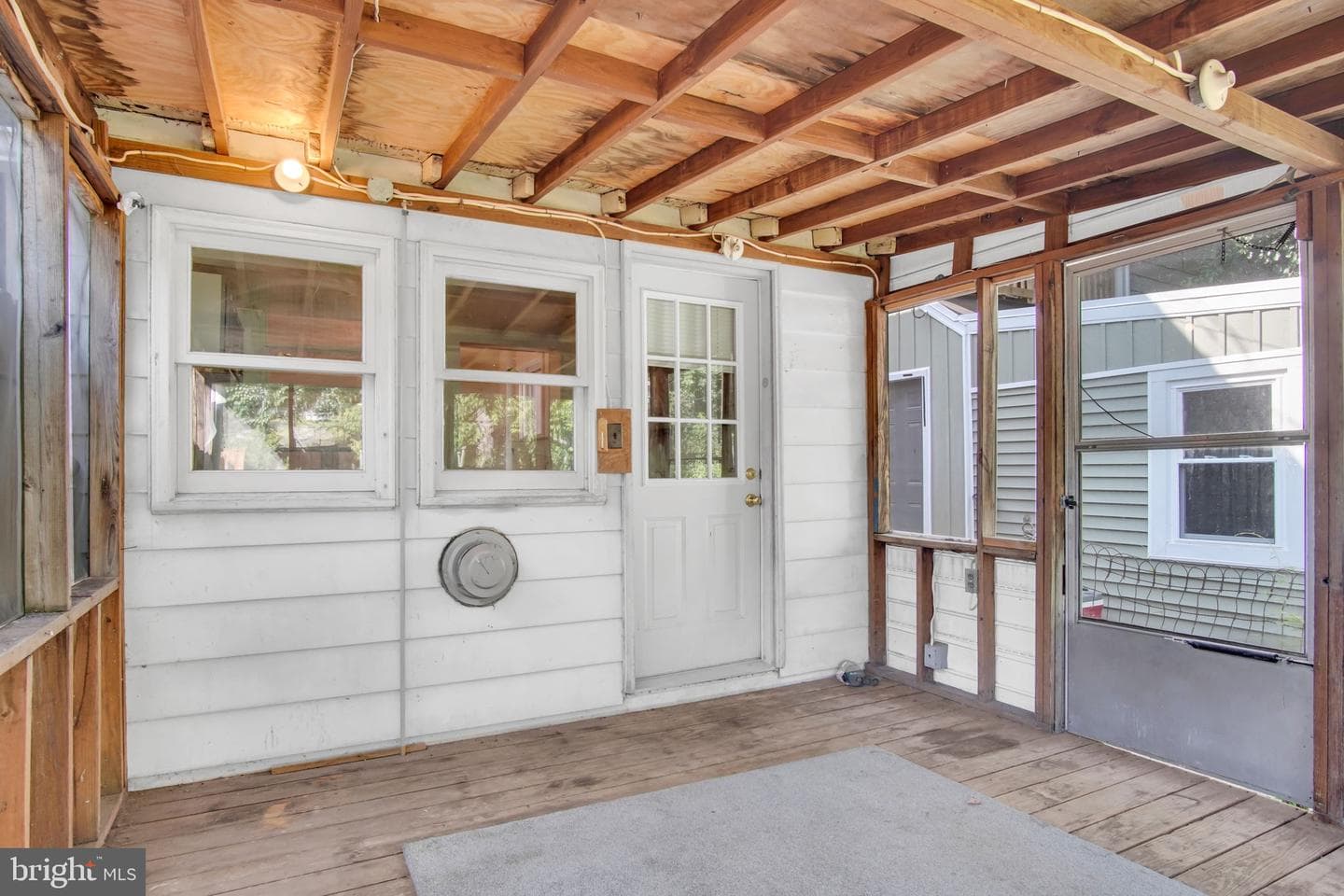 967 E King Street photo 30