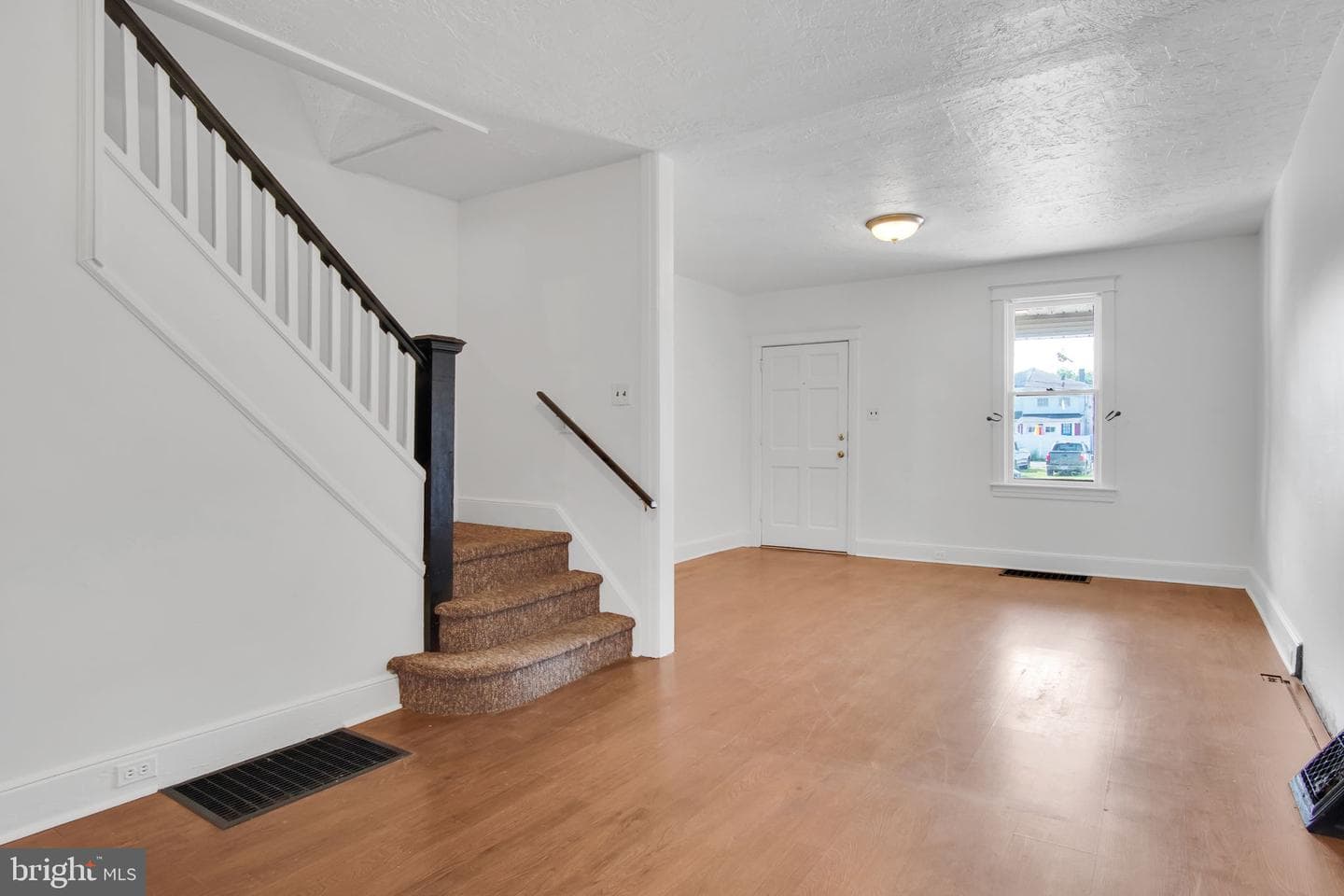 967 E King Street photo 6