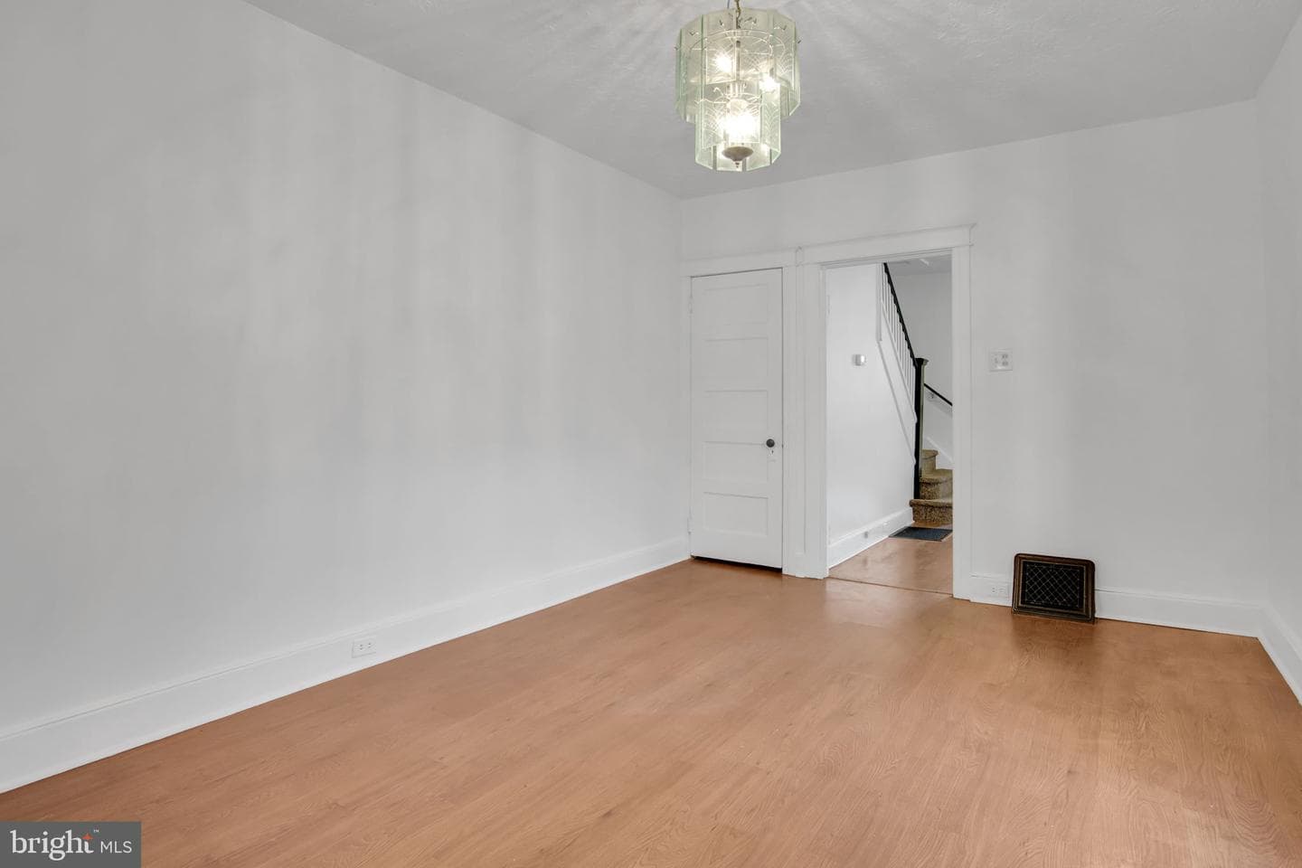 967 E King Street photo 9