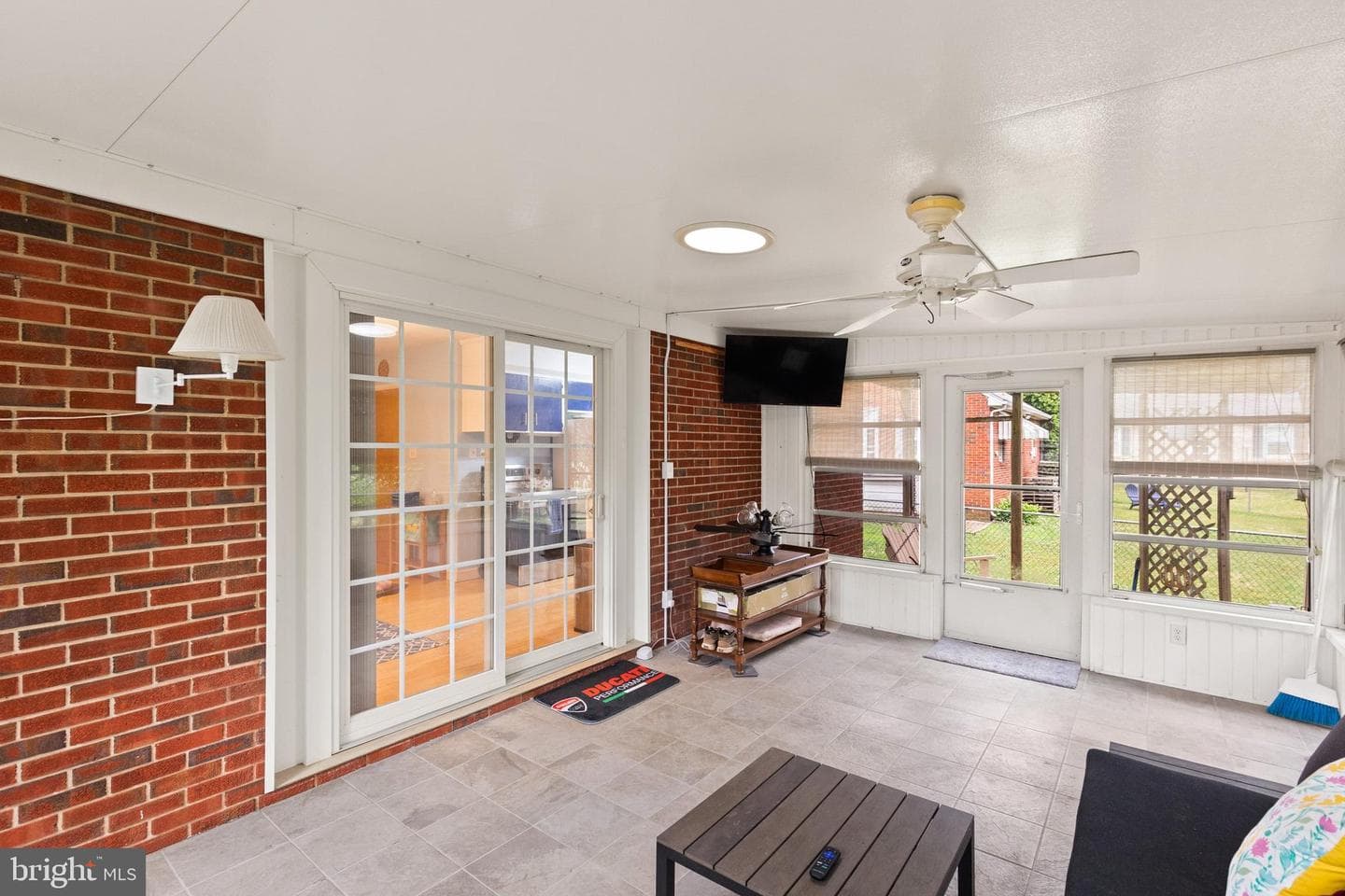 208 Willow Street photo 22