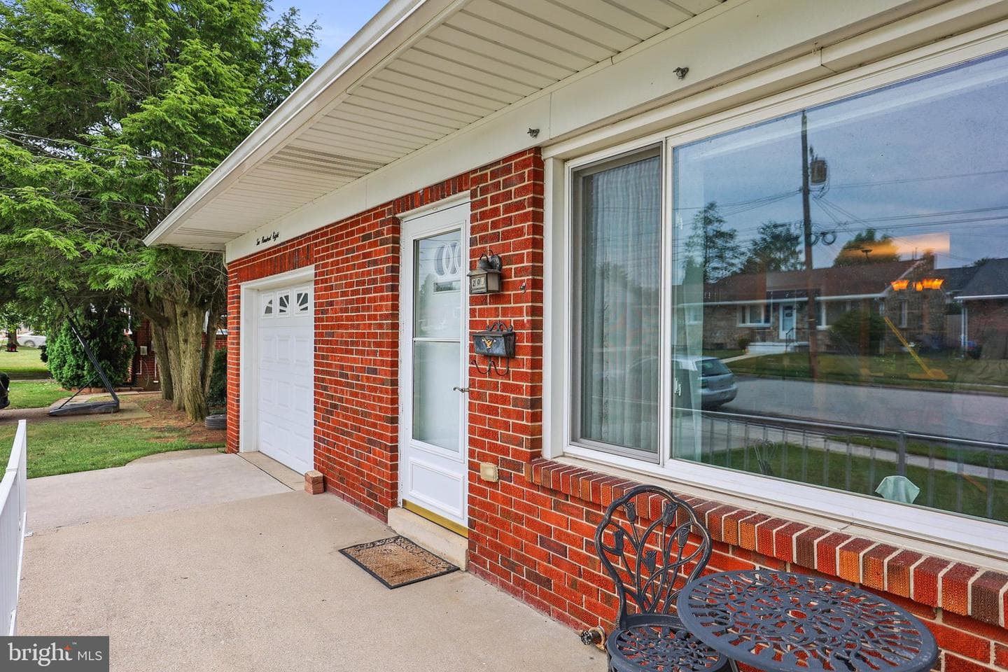 208 Willow Street photo 3