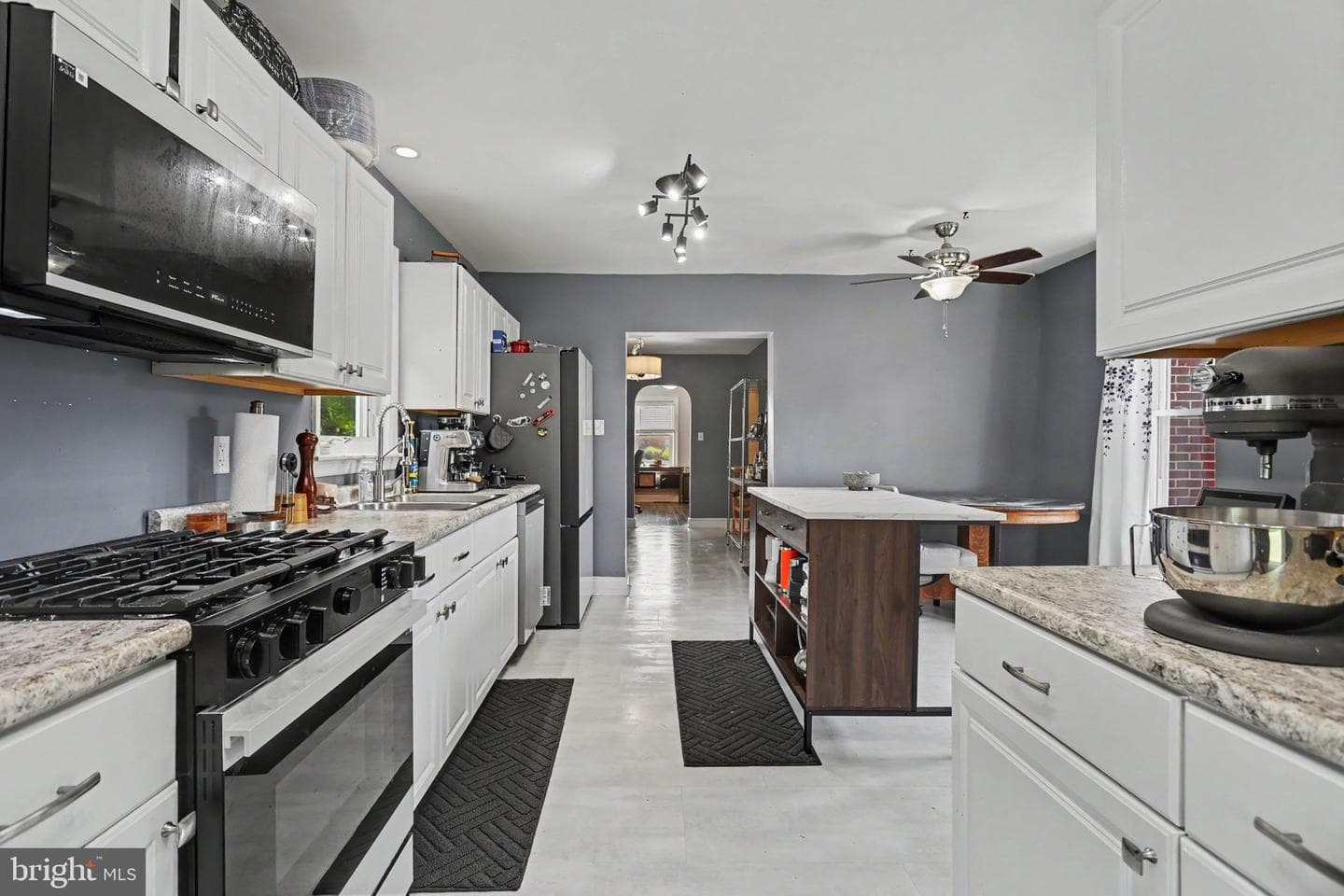 2740 N George Street photo 15