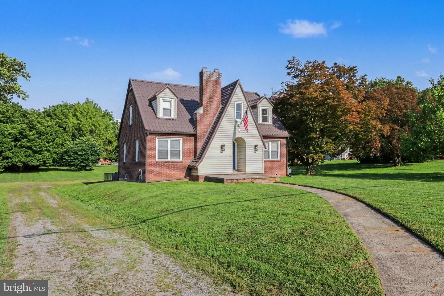 2740 N George Street photo 6