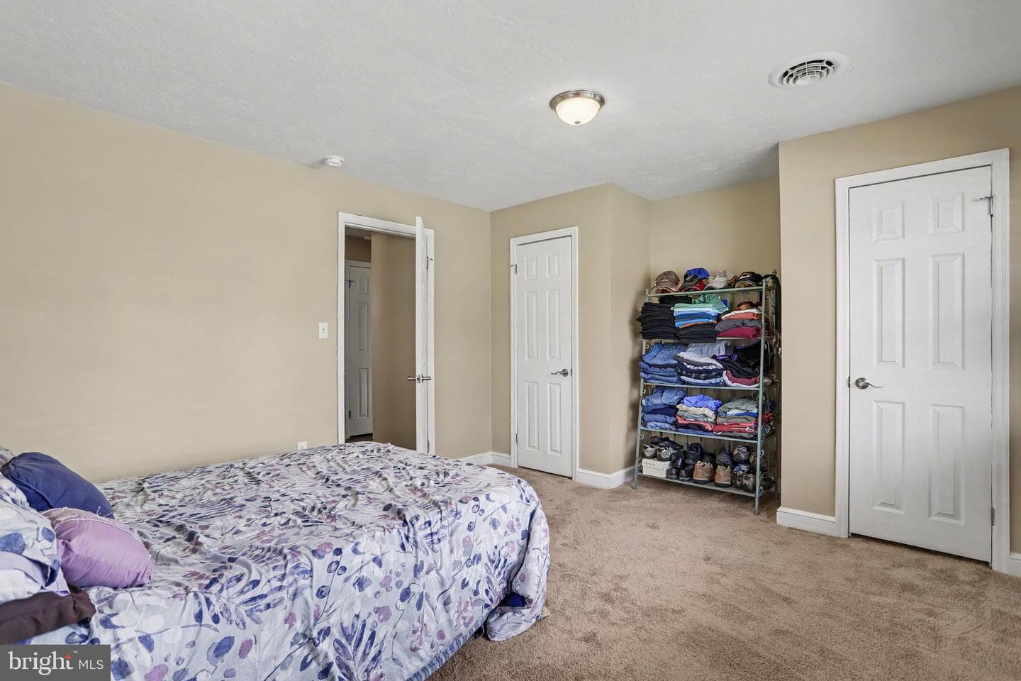 33 N Queen Street photo 15