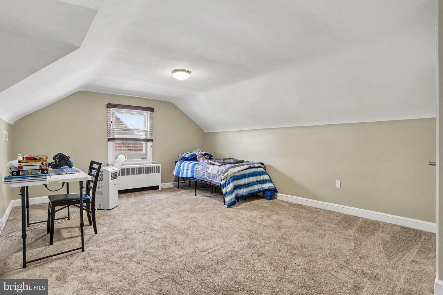 33 N Queen Street photo 17