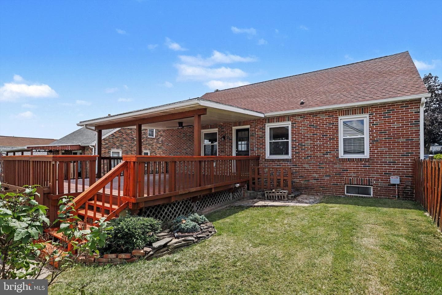 33 N Queen Street photo 22