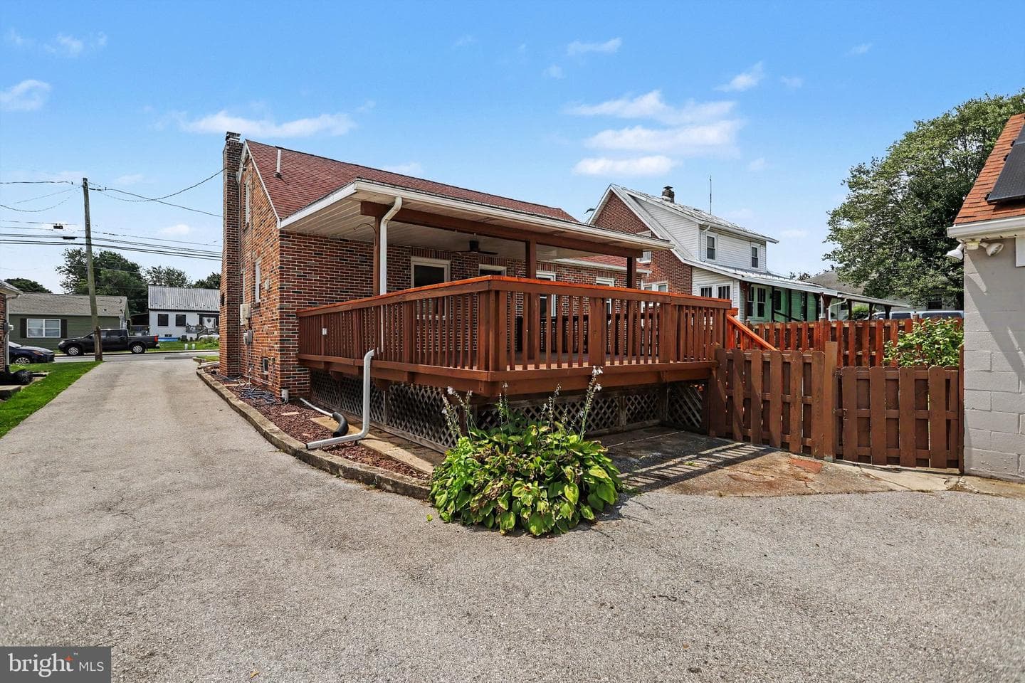 33 N Queen Street photo 23