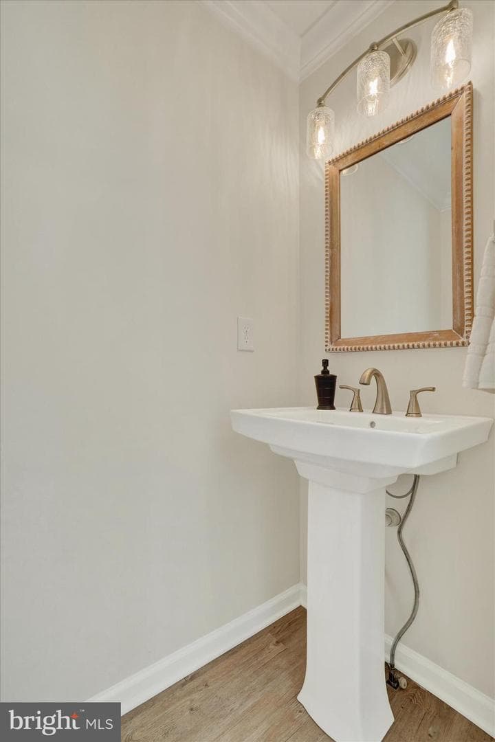 500 Bridle Path Lane photo 16