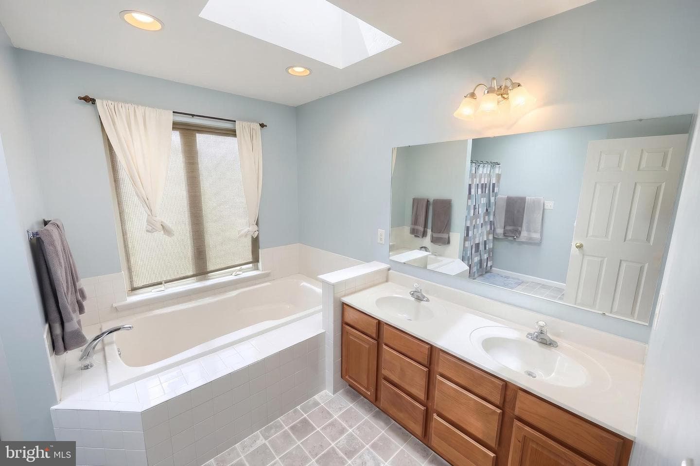 95 Colonial Drive photo 13