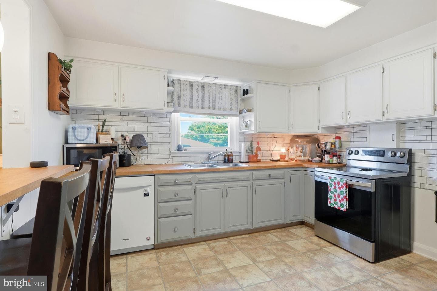 2160 Hess Road photo 10