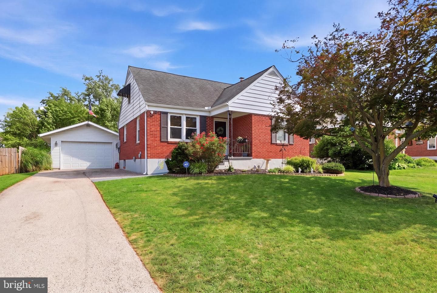 2160 Hess Road photo 2