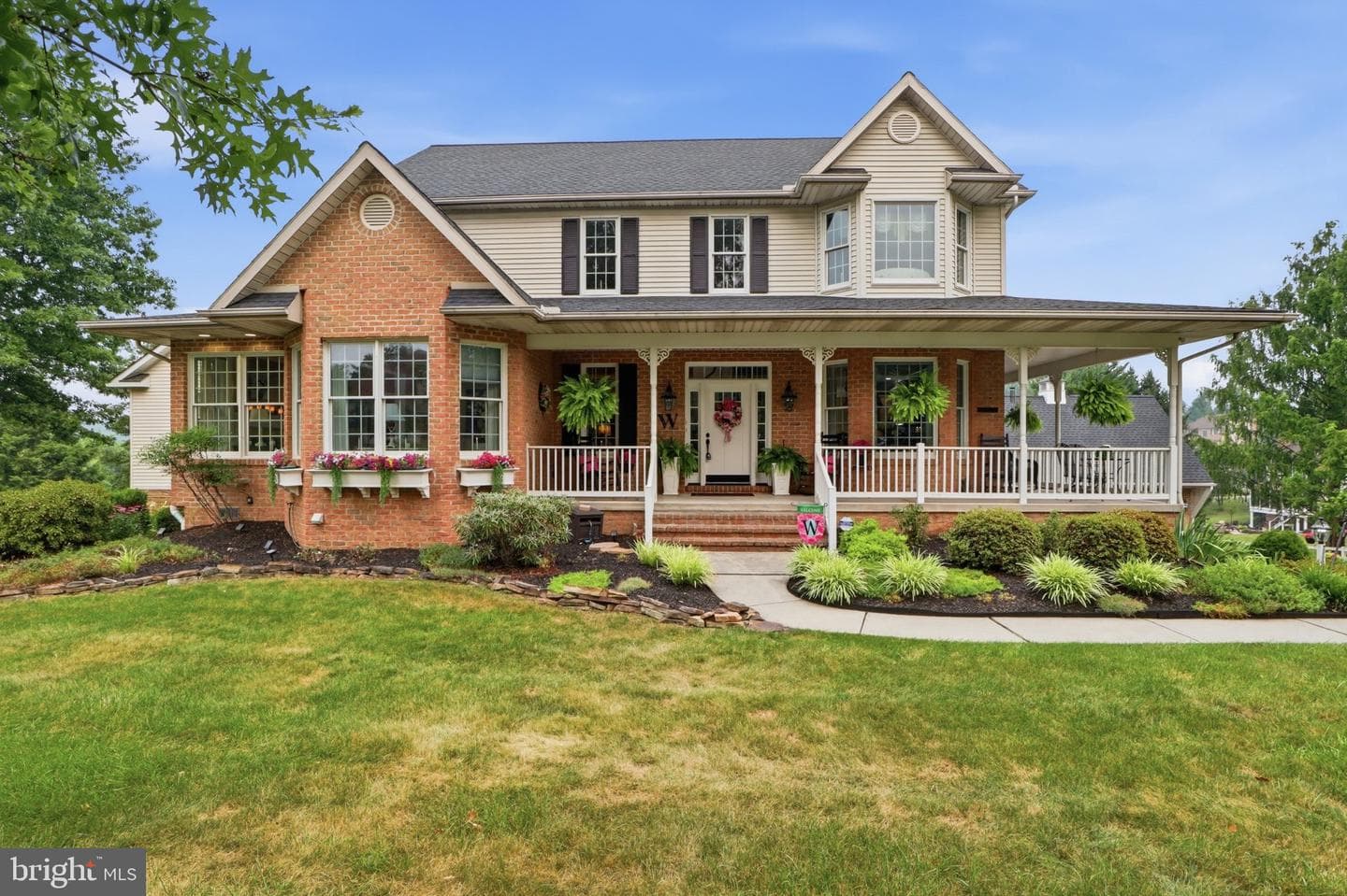 1709 Country Manor photo 2