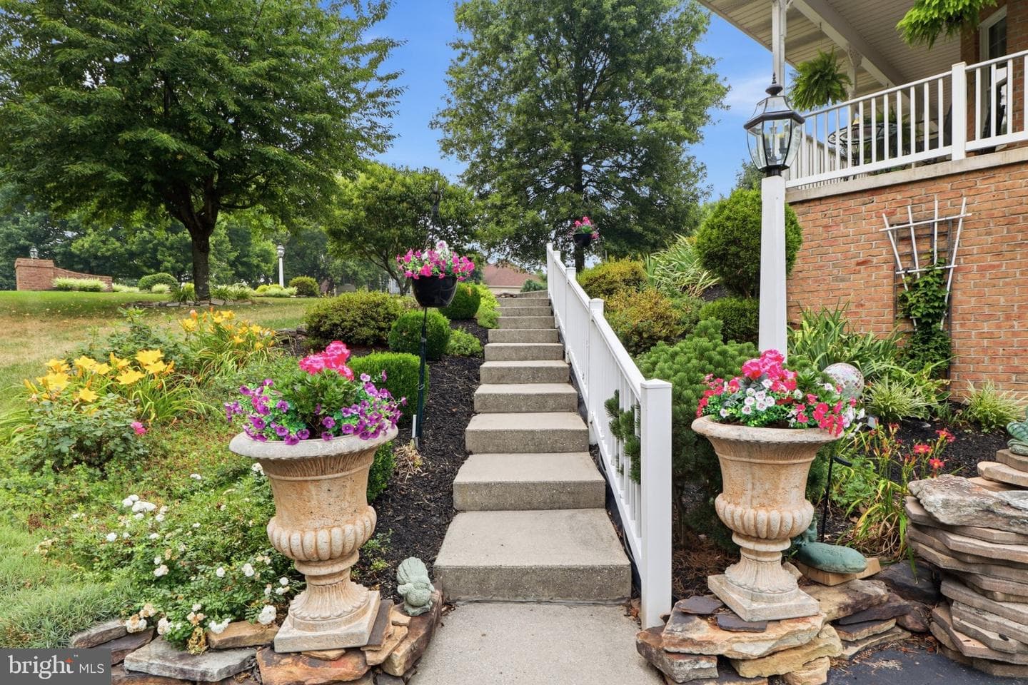 1709 Country Manor photo 6