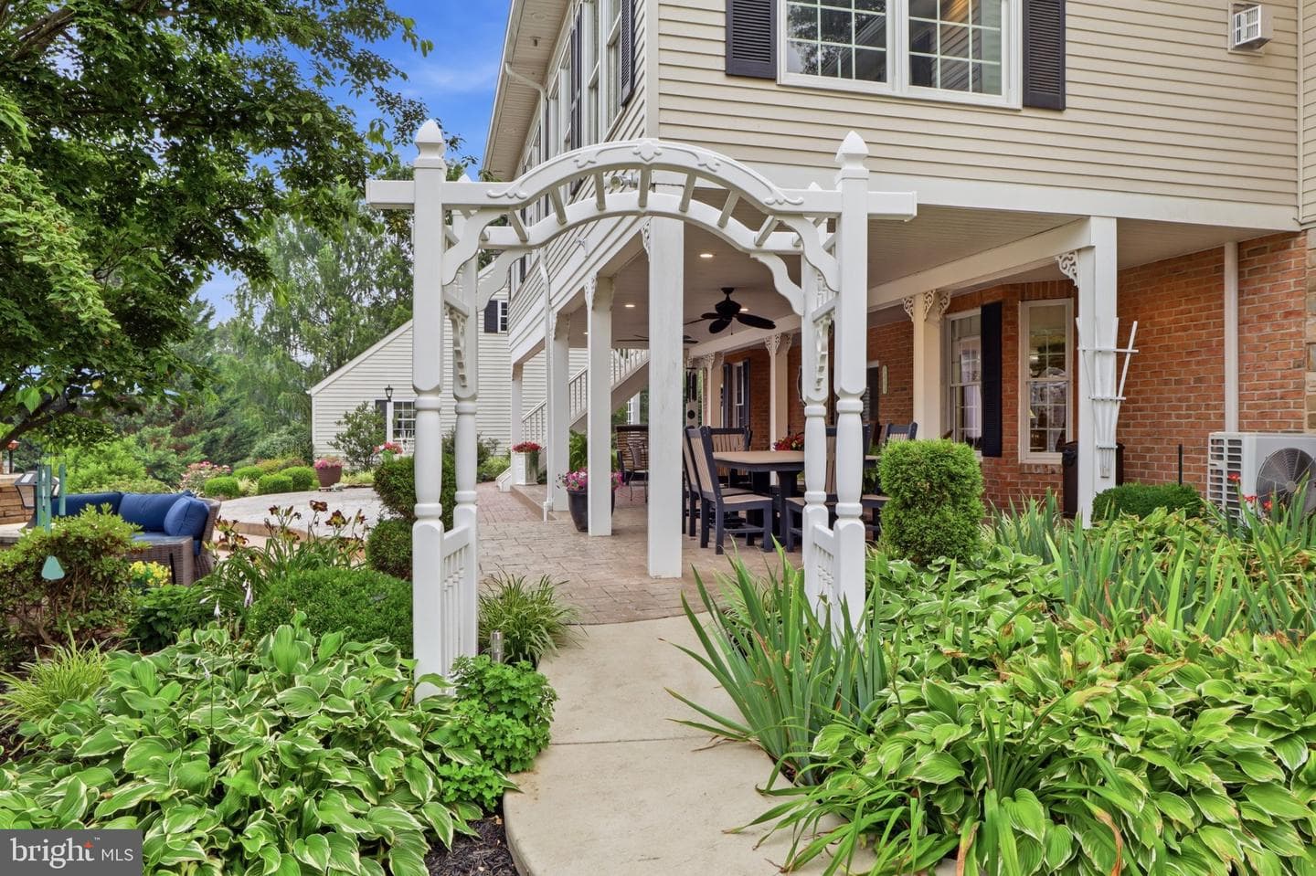 1709 Country Manor photo 95