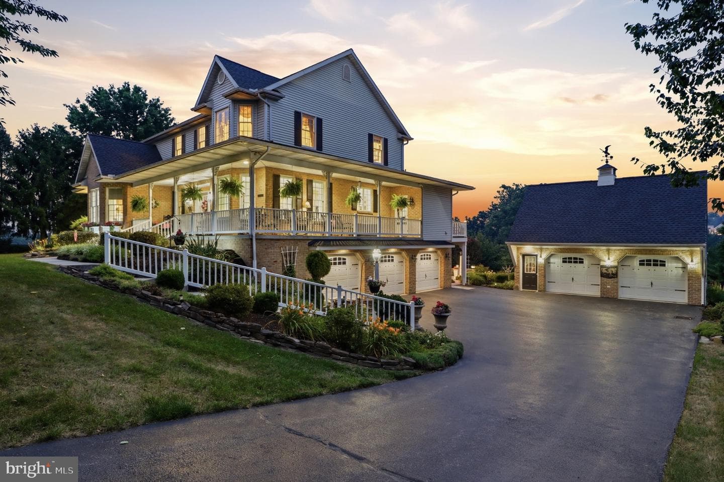 1709 Country Manor photo 99