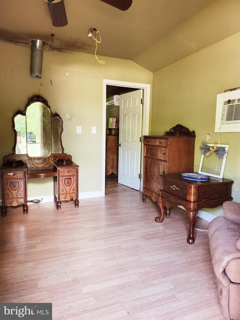 6594 Esmont Road photo 23