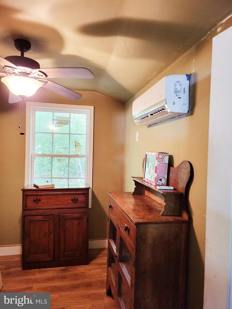 6594 Esmont Road photo 24