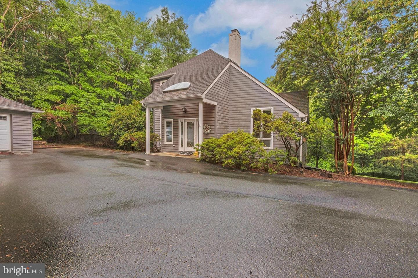1425 Clearbrook Lane photo 2