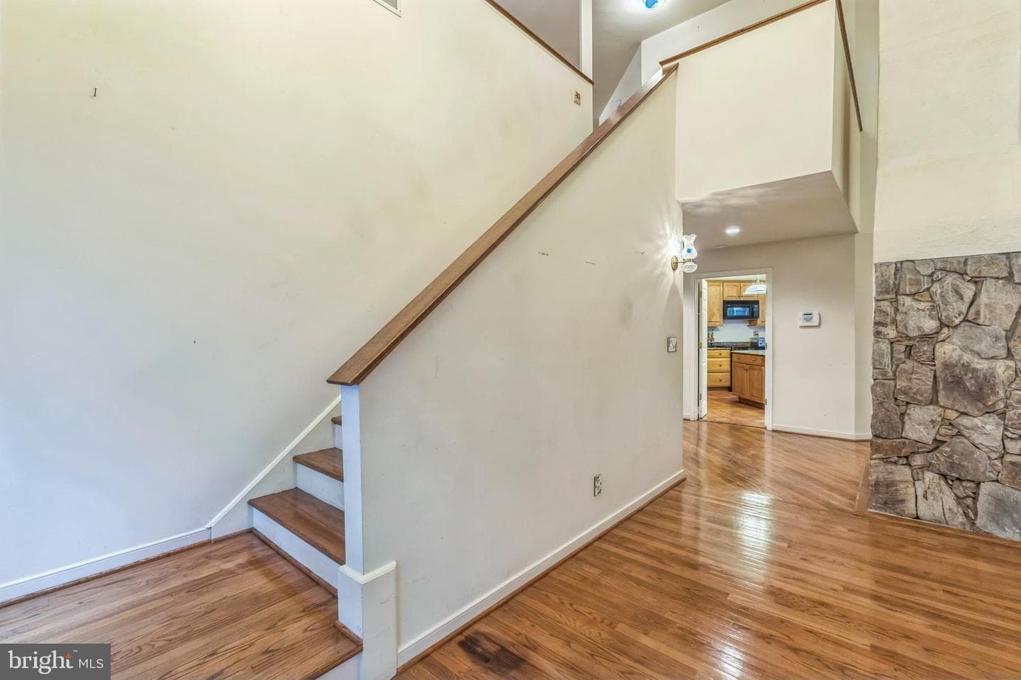 1425 Clearbrook Lane photo 4
