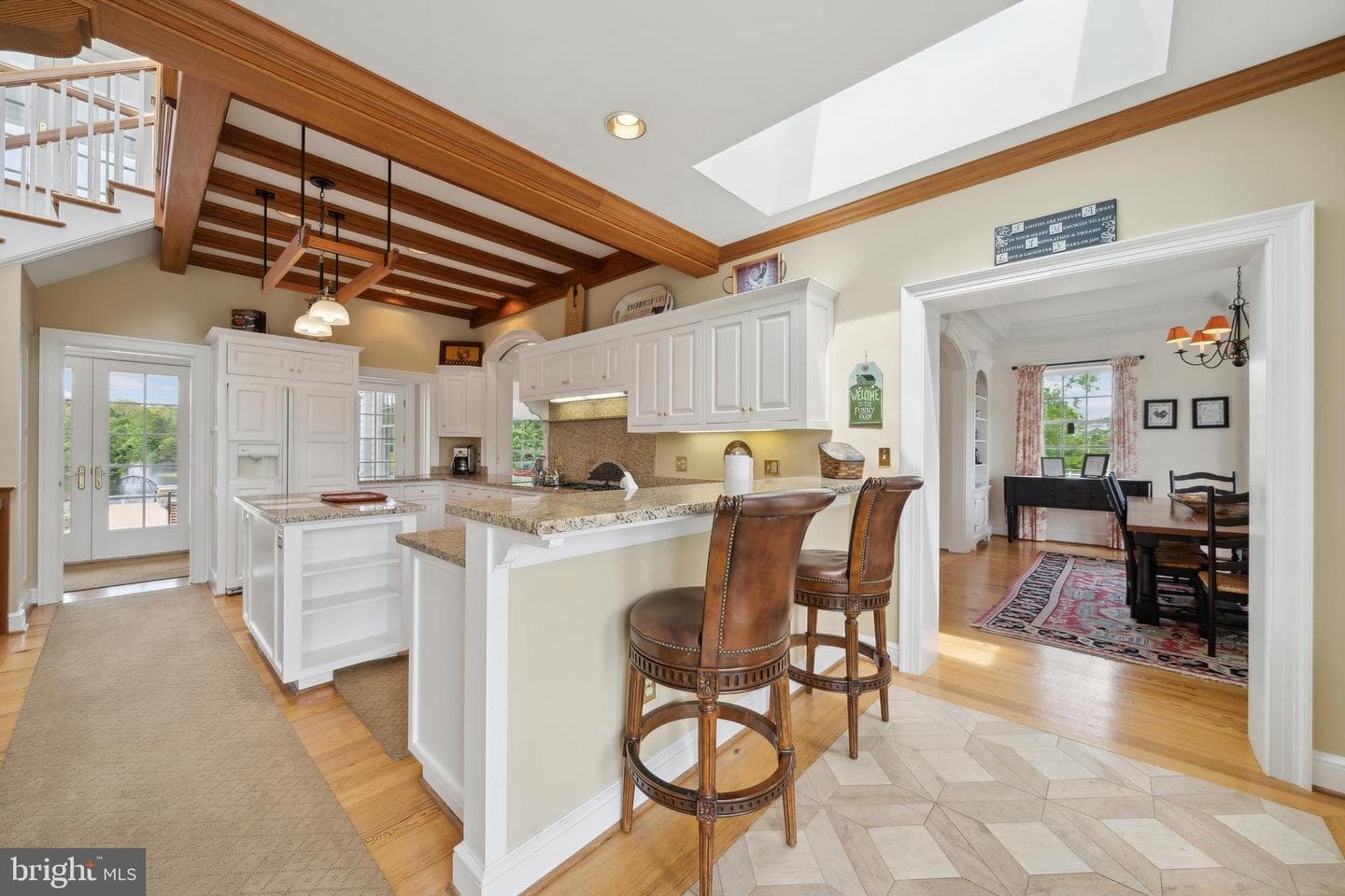 6887 Blenheim Road photo 10