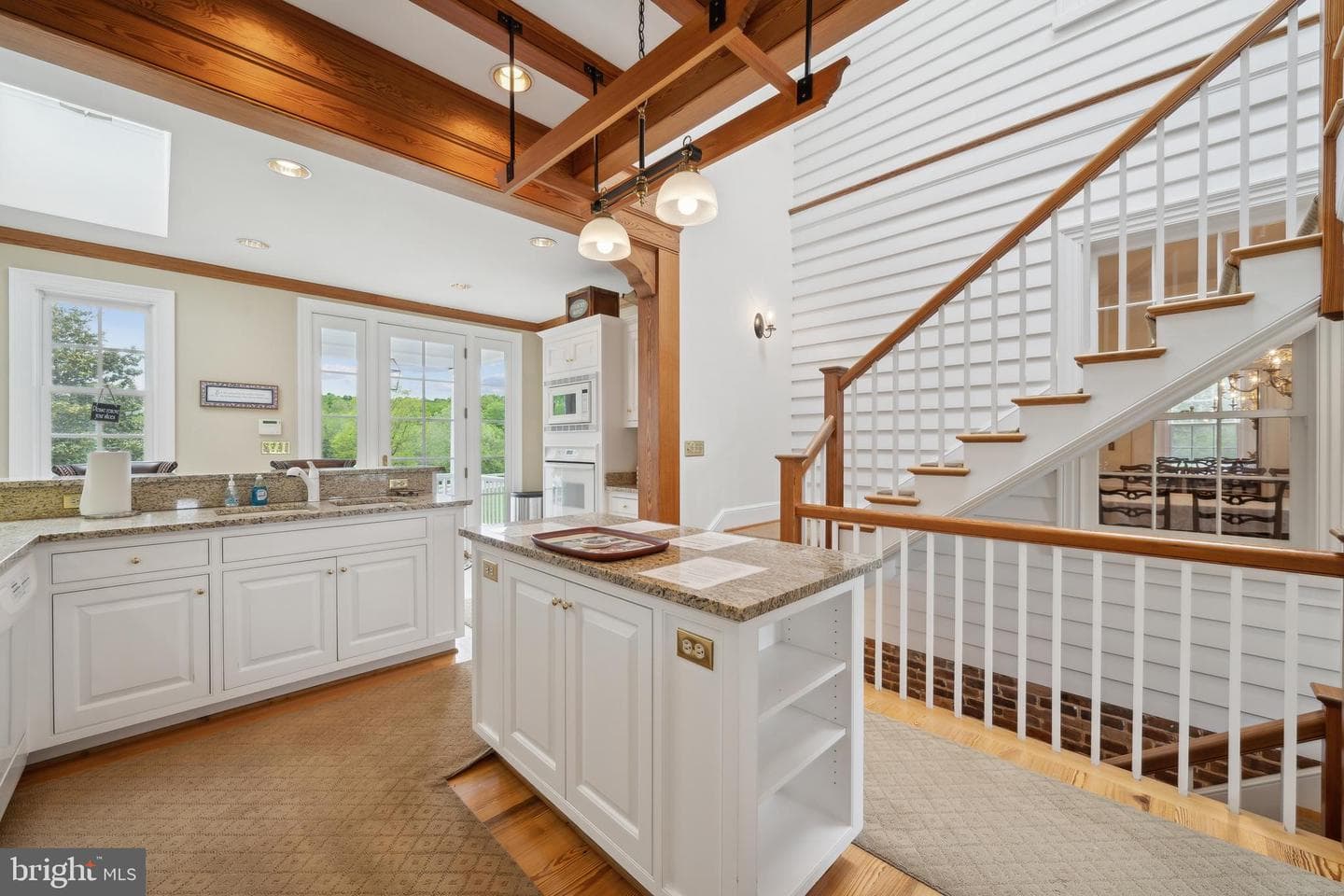 6887 Blenheim Road photo 11