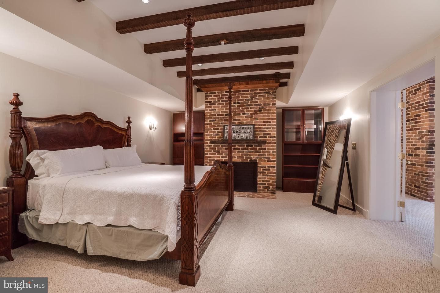 6887 Blenheim Road photo 14