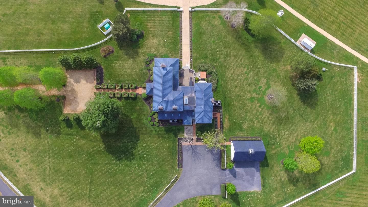 6887 Blenheim Road photo 21