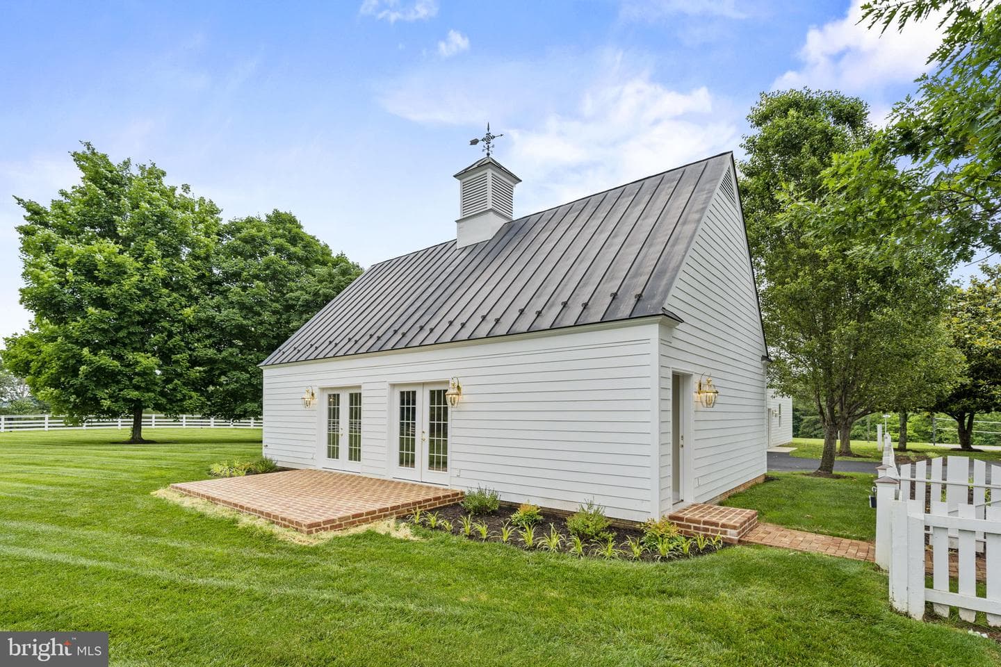 6887 Blenheim Road photo 22
